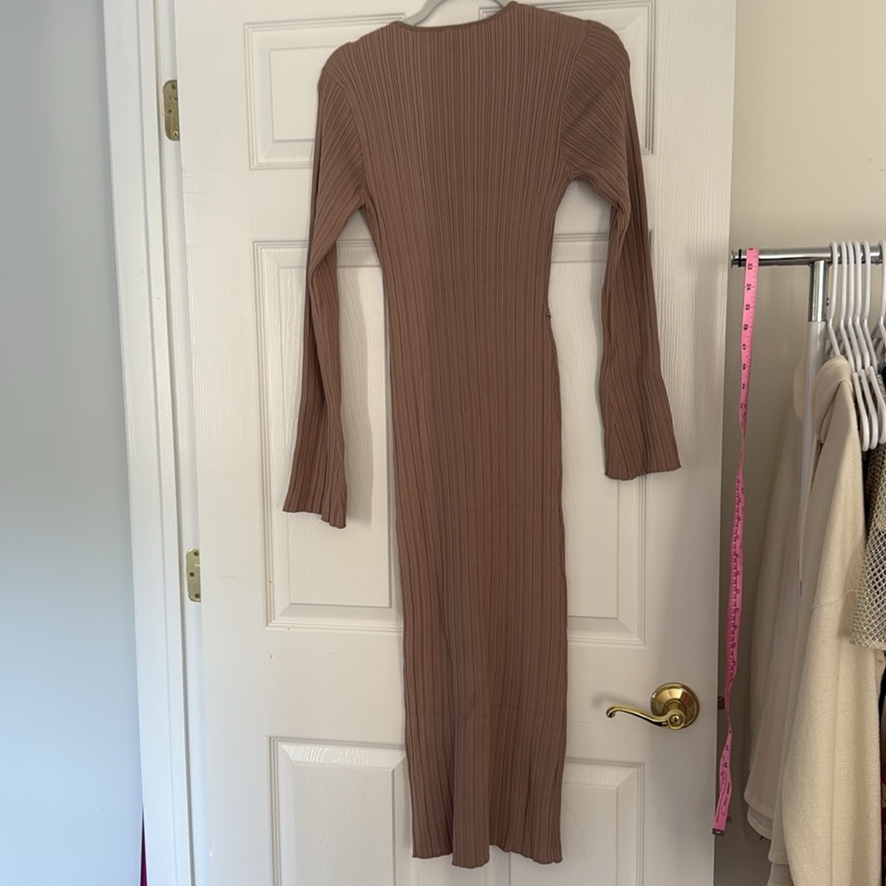 NWOT- WAYF Alexi Long Sleeve Ribbed Dress - Picture 9 of 13